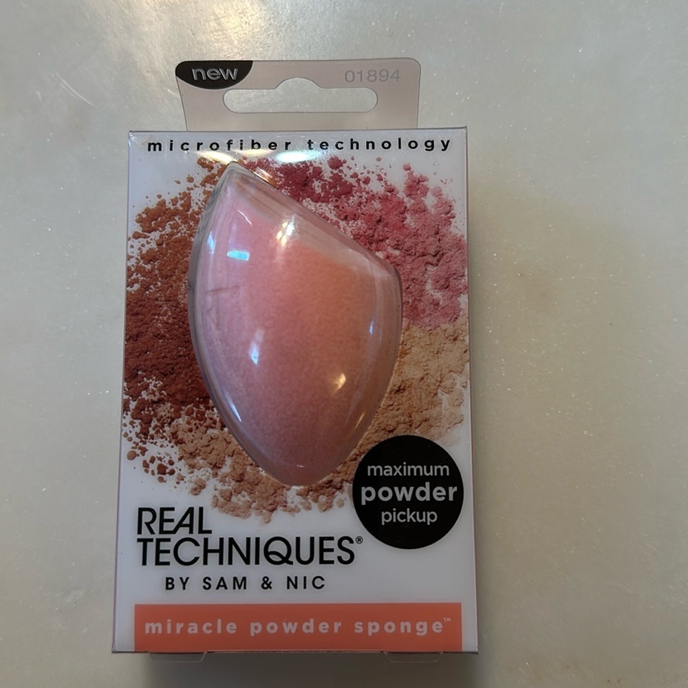 Real techniques miracle powder sponge